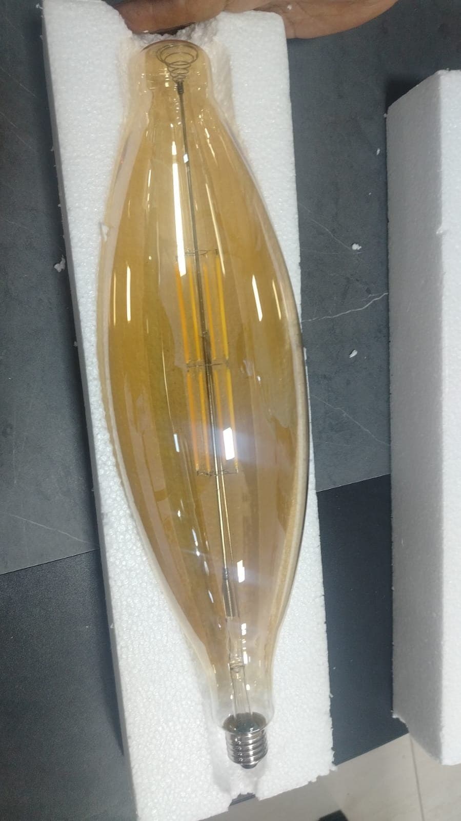 FOCO LED GRANDE ALARGADO AMBAR ANCHO 11CM L 40CM E27 8W 85-265V