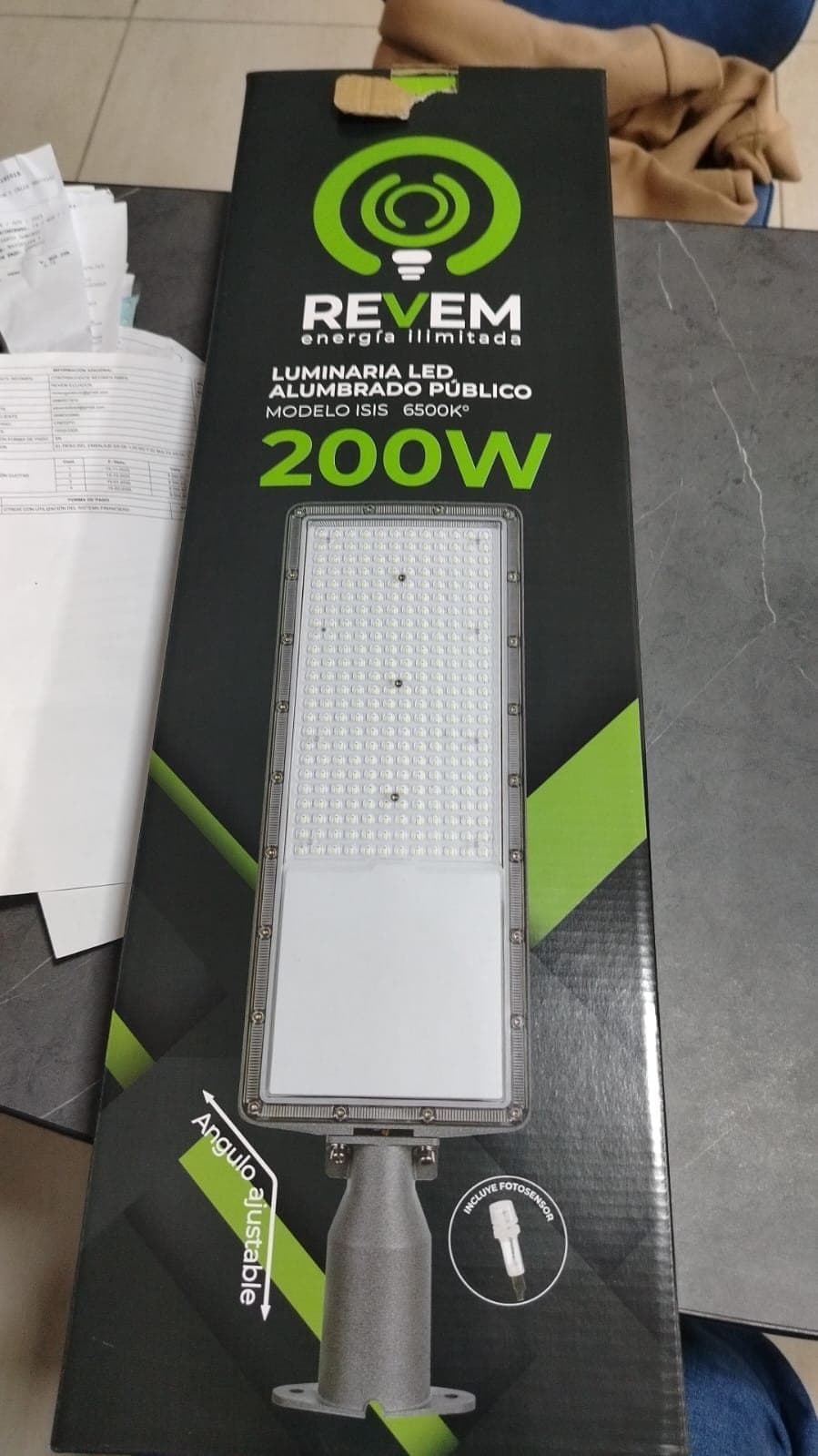 REVEM LUMINARIA PARA POSTE GRIS 200W 6500K 22000LM IP66 AL PC FOTOSENSOR INTEGRADO